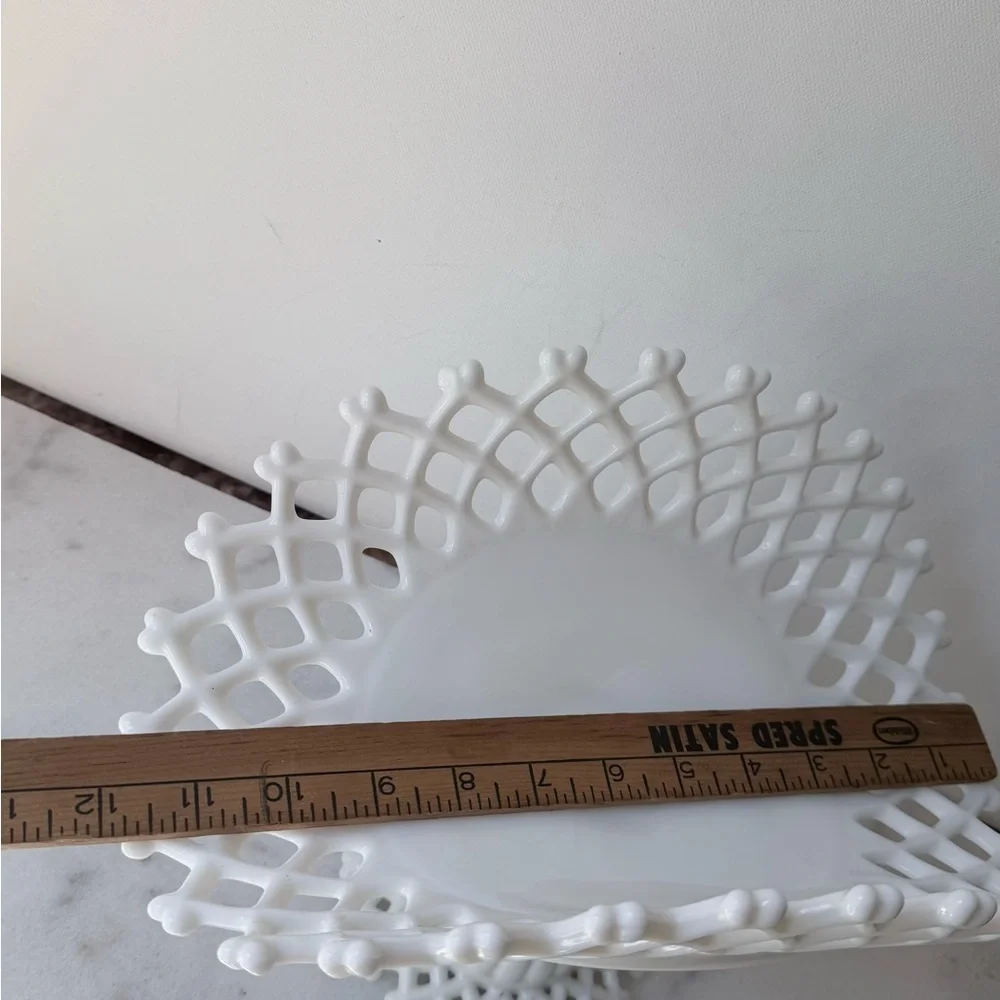 vintage Westmoreland white milk glass banana stand  lattice edge pattern